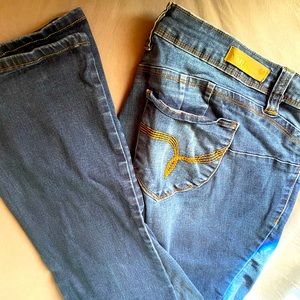 Size 18 the boot cut pants stretchy